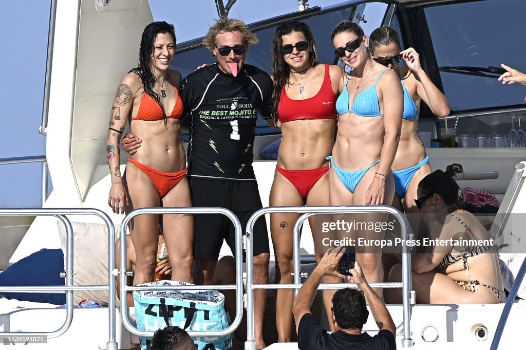 The Players Of The Spanish Women's National Women's Soccer Team Start Their Vacations After The Win