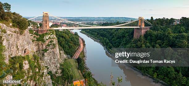 clifton suspension bridge at dusk - clifton bridge stockfoto's en -beelden