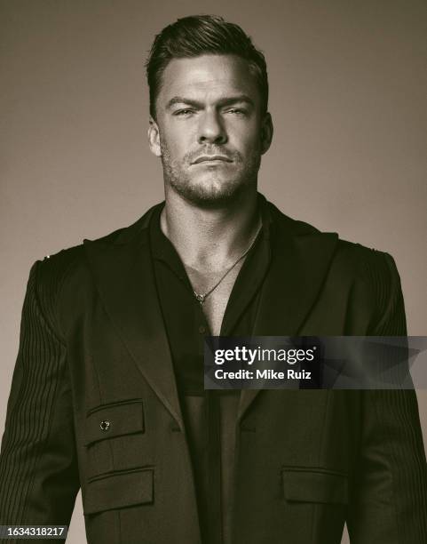 Alan Ritchson C 2,174 Alan Ritchson Photos & High Res Pictures - Getty Images