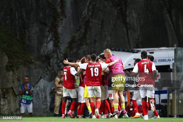 Abel Ruiz of Sporting Braga celebrates with team mates after scoring his team's first goal during the UEFA Champions League - Play-Off First Leg...