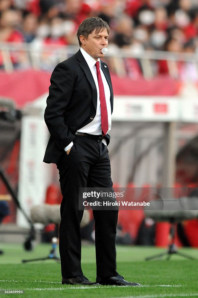 Urawa Red Diamonds v Nagoya Grampus - J.League 2013