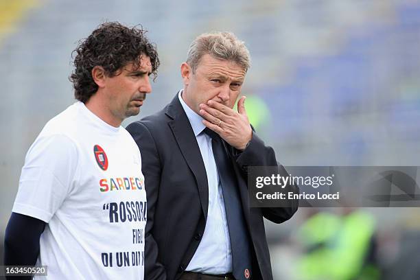 Coach Ivo Pulga of Cagliari looks on during the Serie A match between Cagliari Calcio and UC Sampdoria at Stadio Sant'Elia on March 10, 2013 in...