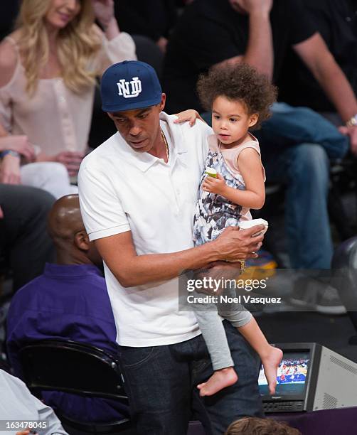 Chris Ivery and his daughter Stella Luna Ivery attend a basketball game between the Chicago Bulls and Los Angeles Lakers at Staples Center on March...