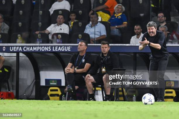 Antwerp's head coach Mark van Bommel pictured during a soccer game between Greek AEK Athens FC and Belgian soccer team Royal Antwerp FC, Wednesday 30...