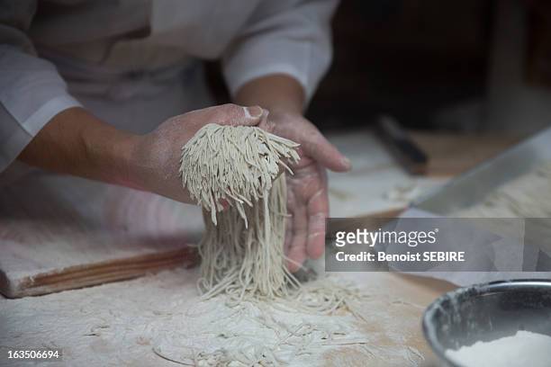 art of making soba - soba stock pictures, royalty-free photos & images
