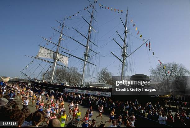 Competitors run past the Cutty Sark during the Nutrasweet London Marathon. \ Mandatory Credit: Allsport UK /Allsport