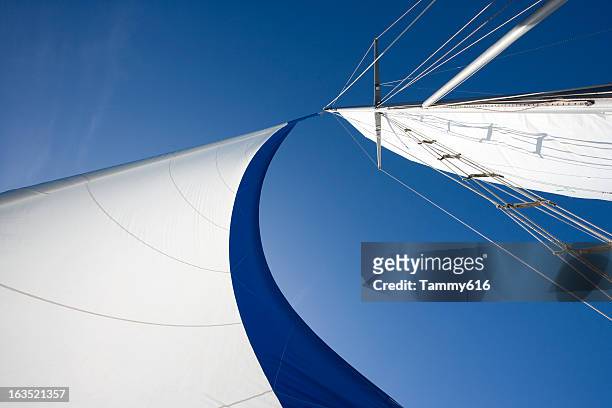 barca a vela - nautical vessel part foto e immagini stock