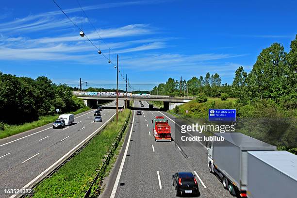 tráfico en autopista en dinamarca#3 - cultura danesa fotografías e imágenes de stock