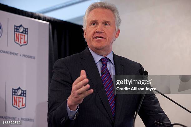 Jeff Immelt, chairman and CEO of General Electric, speaks at a news conference March 11, 2013 New York City. Immelt and NFL Commissioner Roger...