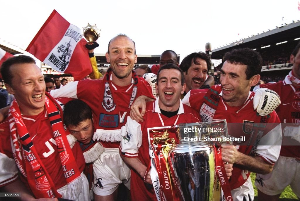 Arsenal players celebrate