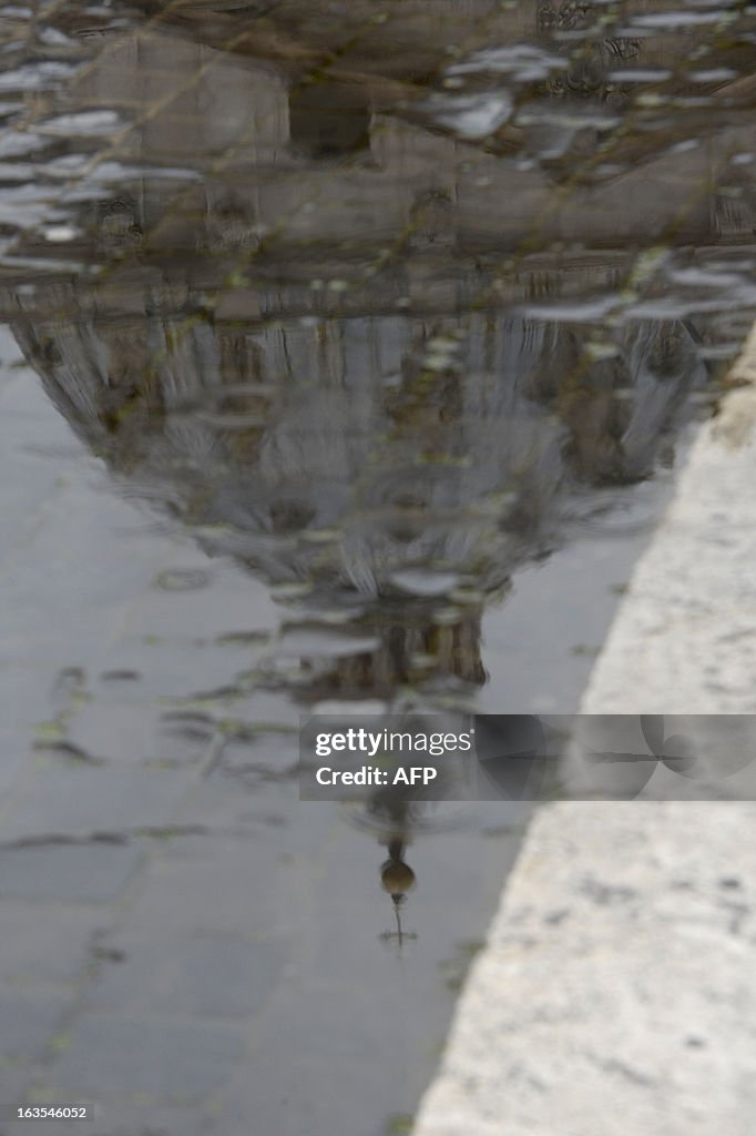 VATICAN-POPE-CONCLAVE-ST PETER'S SQUARE