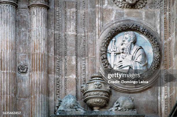 detail of the facade in the cathedral of almeria - amanecer ciudad foto e immagini stock