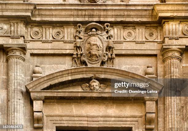 detail of the facade in the cathedral of almeria - amanecer ciudad imagens e fotografias de stock