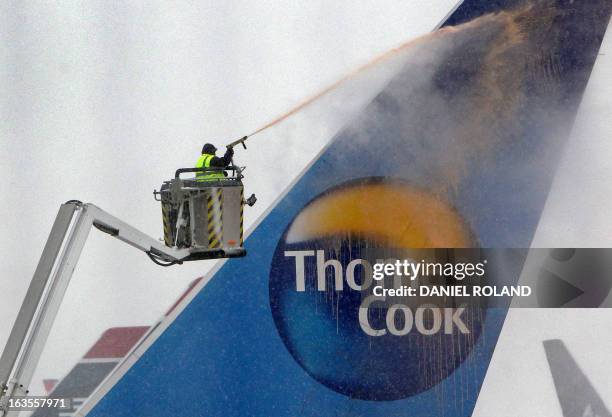 Cooked Plane Airplane Deicing Photos and Premium High Res Pictures - Getty Images