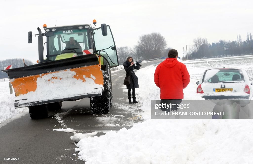 FRANCE-WEATHER-SNOW