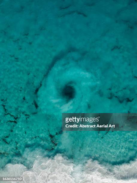 whirlpool in the southern ocean photographed from a drone point of view, esperance, western australia, australia - tide turning stock pictures, royalty-free photos & images