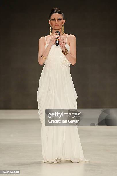 Bulbul Singer 15 Bulbul (Singer) Stock Photos, High-Res Pictures, and Images - Getty ...