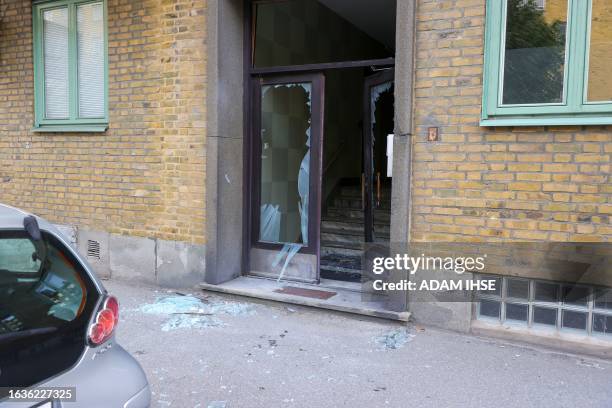 Exploding Side Door 1,157 Blast Door Stock Photos, High-Res Pictures, and Images - Getty Images