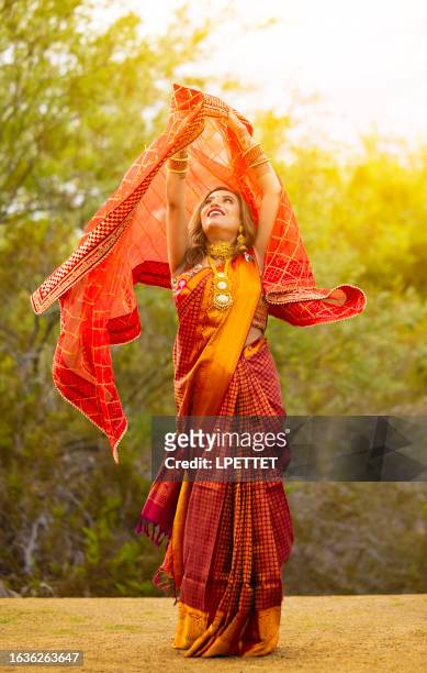 indian bride - indian bridal makeup stock pictures, royalty-free photos & images
