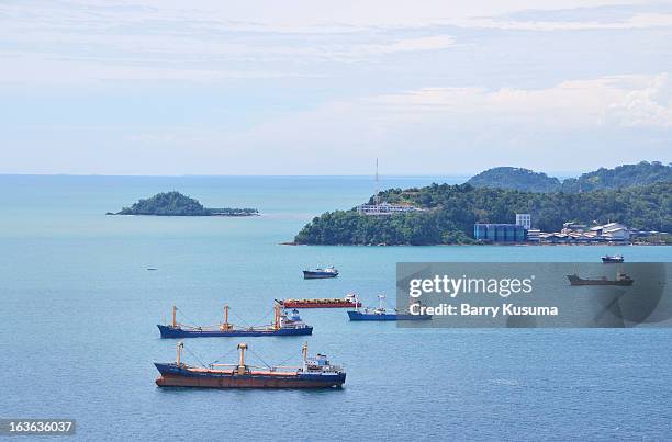 padang beach west sumatera - overview by west sumatera imagens e fotografias de stock