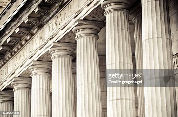 columns at édifice ernest-cormier in montreal, quebec - pillars stock pictures, royalty-free photos & images