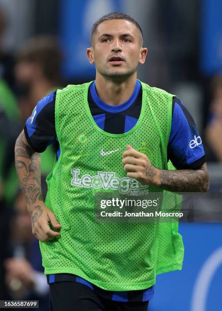 Stefano Sensi of FC Internazionale warms up during the Serie A TIM match between FC Internazionale and AC Monza at Stadio Giuseppe Meazza on August...