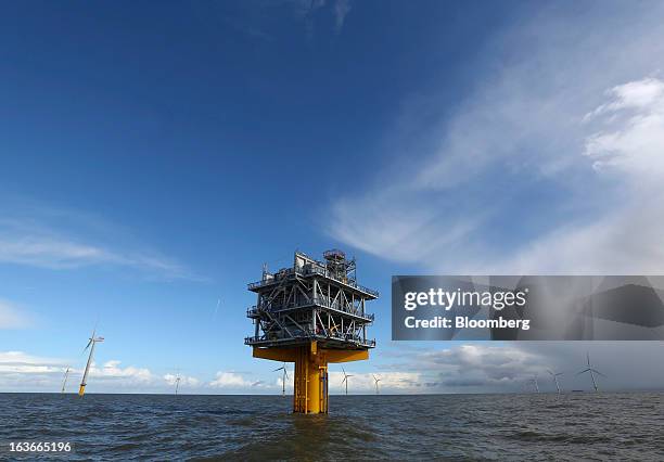 London Array Project Map Offshore Substation Photos and Premium High Res Pictures - Getty Images