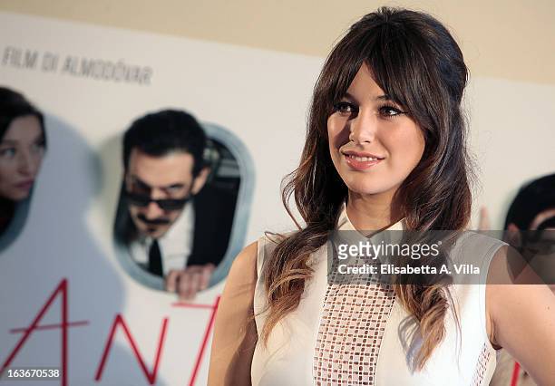 Actress Blanca Suarez attends 'Los Amantes Pasajeros' photocall at Residence Ripetta on March 14, 2013 in Rome, Italy.