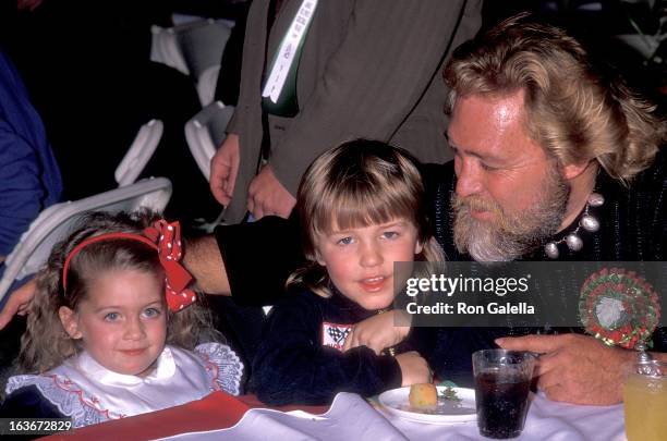Actor Dan Haggerty, daughter Megan and son Dylan attend the 58th Annual Hollywood Christmas Parade on November 27, 1989 at the KTLA Studios in...