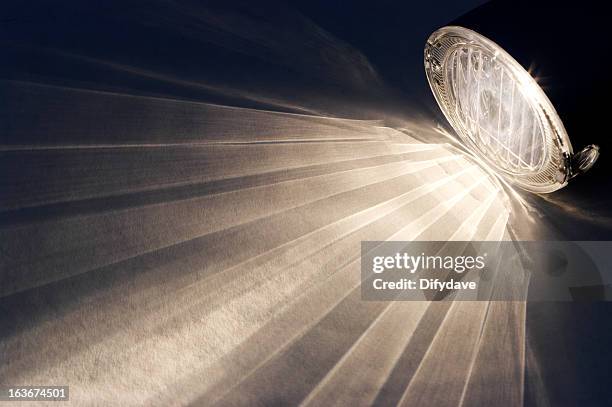 der fahrrad hellem licht hintergrund - fahrradlampe stock-fotos und bilder
