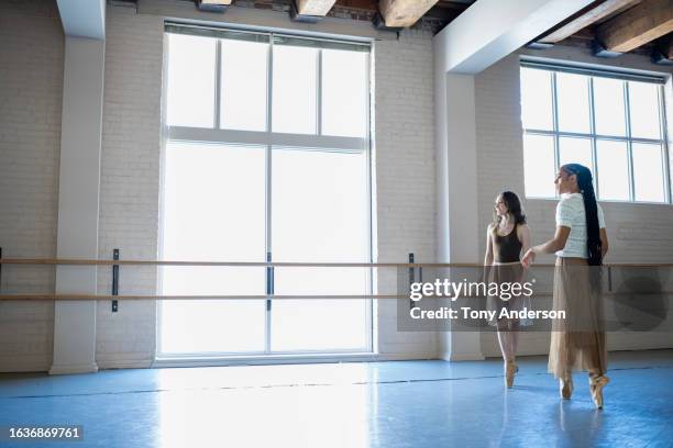 two dancers rehearsing in ballet studio - estudio de ballet fotografías e imágenes de stock