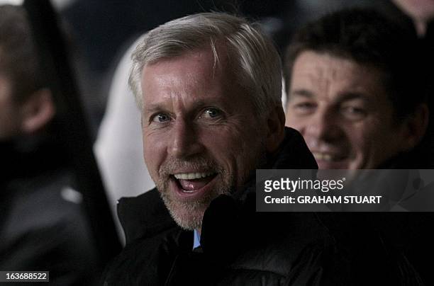Newcastle United's manager, Alan Pardew looks on during the UEFA Europa League round of 16 second leg match between Newcastle United and Anzhi...