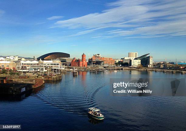 cardiff bay - cardiff wales stock-fotos und bilder