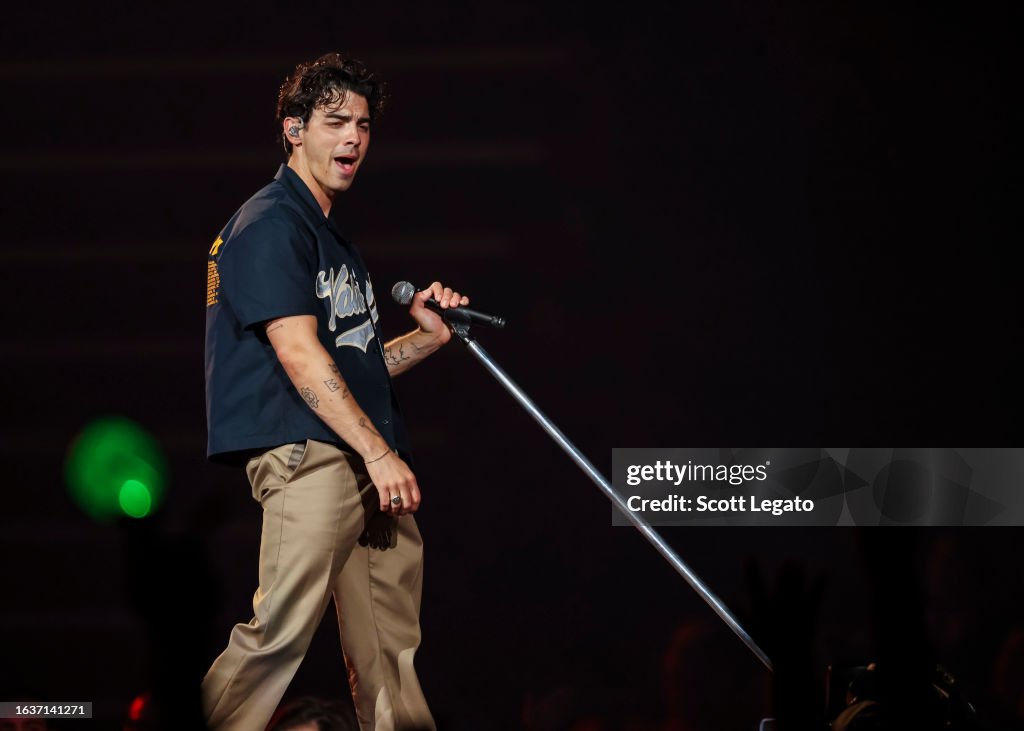 Jonas Brothers In Concert - Detroit