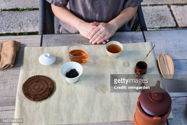 chinese tea ceremony - 中国茶 ストックフォトと画像