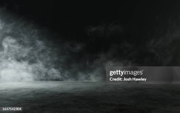 empty dark room，light and fog - backgrounds stock-fotos und bilder