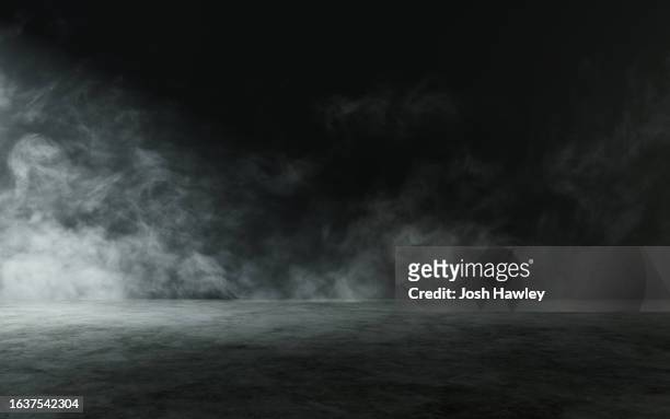 empty dark room，light and fog - smoke photos et images de collection