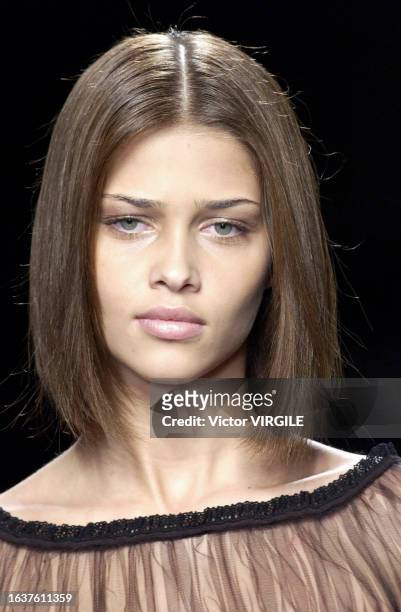 Ana Beatriz Barros walks the runway during the Valentino Ready to Wear Spring/Summer 2002 fashion show as part of the Paris Fashion Week on October...