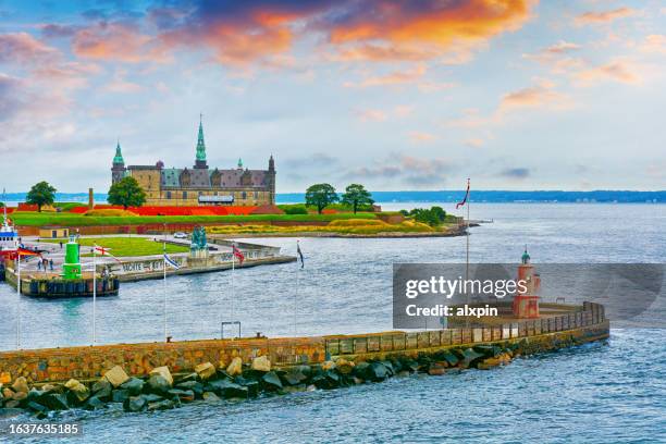 kronborg, dinamarca - kronborg castle fotografías e imágenes de stock