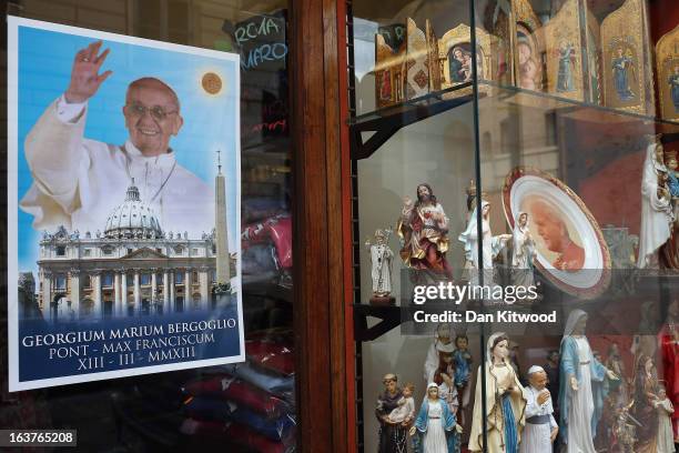 Pope Merchandise 24 Souvenirs And Merchandise Starts To Appear Depicting The New Pope ...