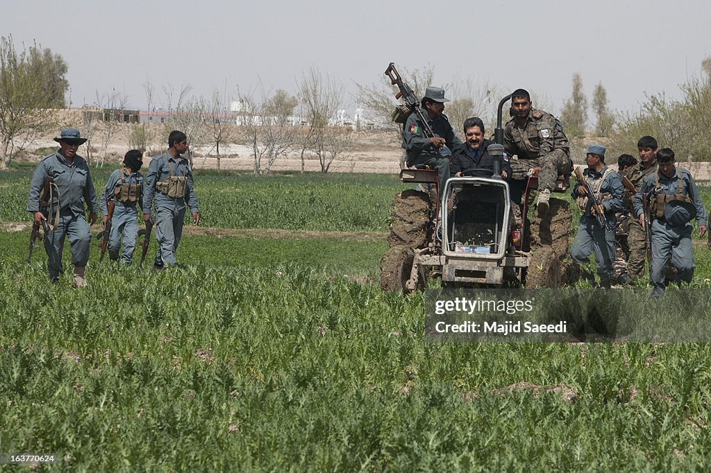 Afghan Police Destroy Opium Farm
