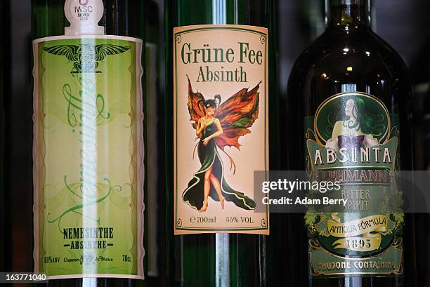 Absinthe Def Absinthe Definition Photos and Premium High Res Pictures - Getty Images