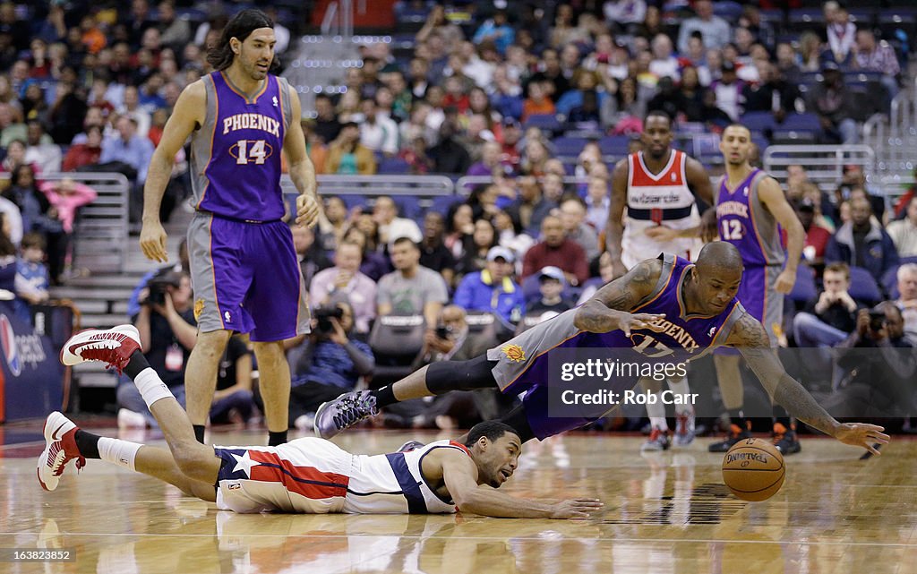 Phoenix Suns v Washington Wizards