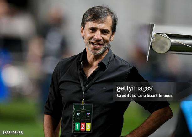 Head Coach Fabián Bustos of America during Copa CONMEBOL Sudamericana match between America and Fortaleza on August 24, 2023 in Belo Horizonte,...