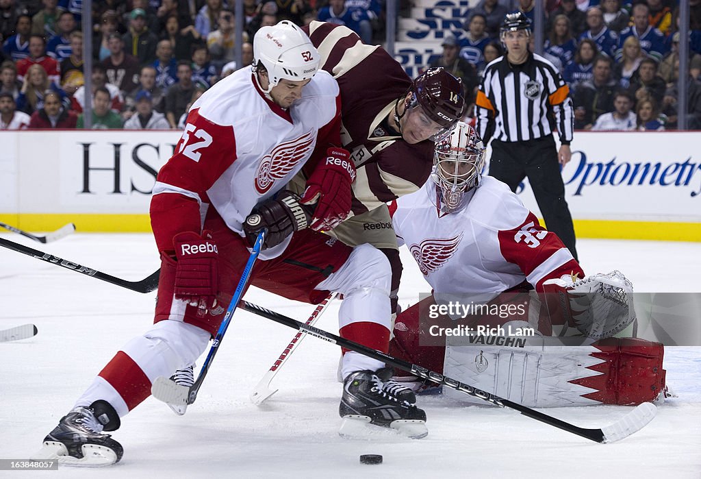 Detroit Red Wings v Vancouver Canucks