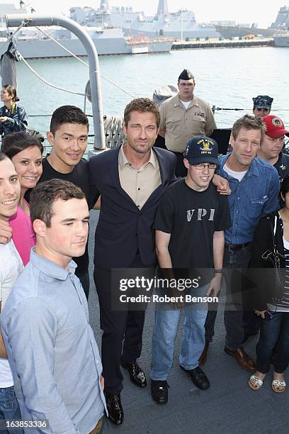 Gerard Butler Visits Photos and Premium High Res Pictures - Getty Images