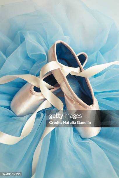 ballet in light blue - ballettschuh stock-fotos und bilder