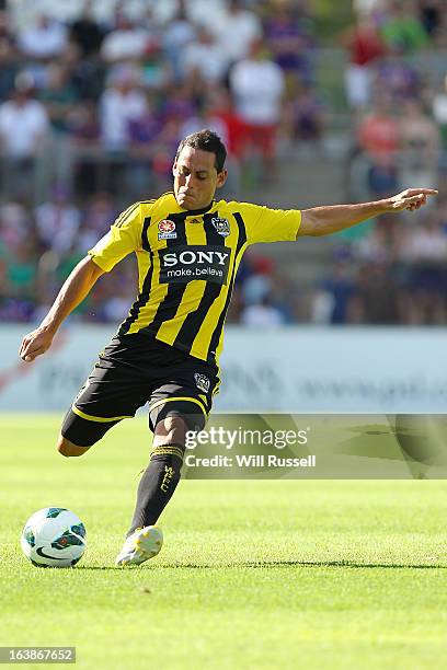 Leo Bertos of Wellington Phoenix takes a free kick during the round 25 A-League match between the Perth Glory and the Wellington Phoenix at nib...