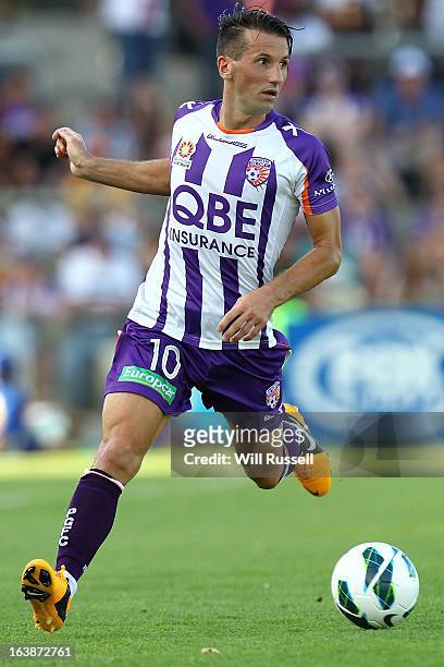 Liam Miller of the Perth Glory controls the ball during the round 25 A-League match between the Perth Glory and the Wellington Phoenix at nib Stadium...