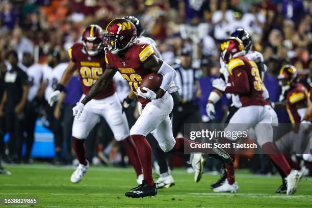 Commanders Interception 393 Jartavius Martin Photos & High Res Pictures - Getty Images